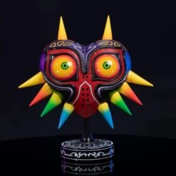 The Legend Of Zelda Majora's Mask / Majora's Mask PVC Mask Collector's Edition With Led Stand - Reissue [Mame Gyorai] -Modelos Tienda De Ventas the legend of zelda majora s mask majora s mask pvc mask collector s edition mame gyorai 1 12